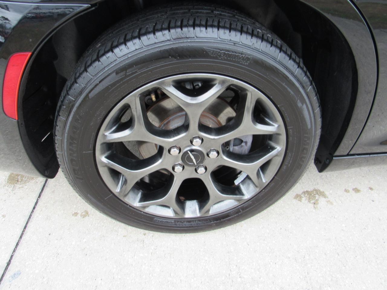 Chrysler 300 4dr Sdn 300S AWD 2016