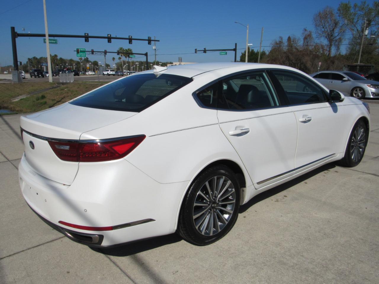 Kia Cadenza Premium Sedan 2017