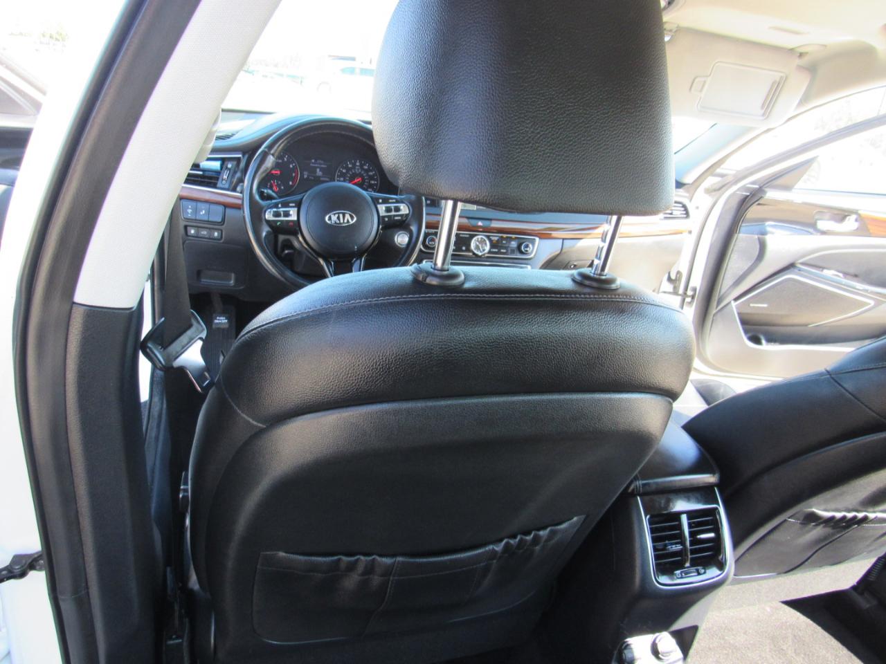 Kia Cadenza Premium Sedan 2017