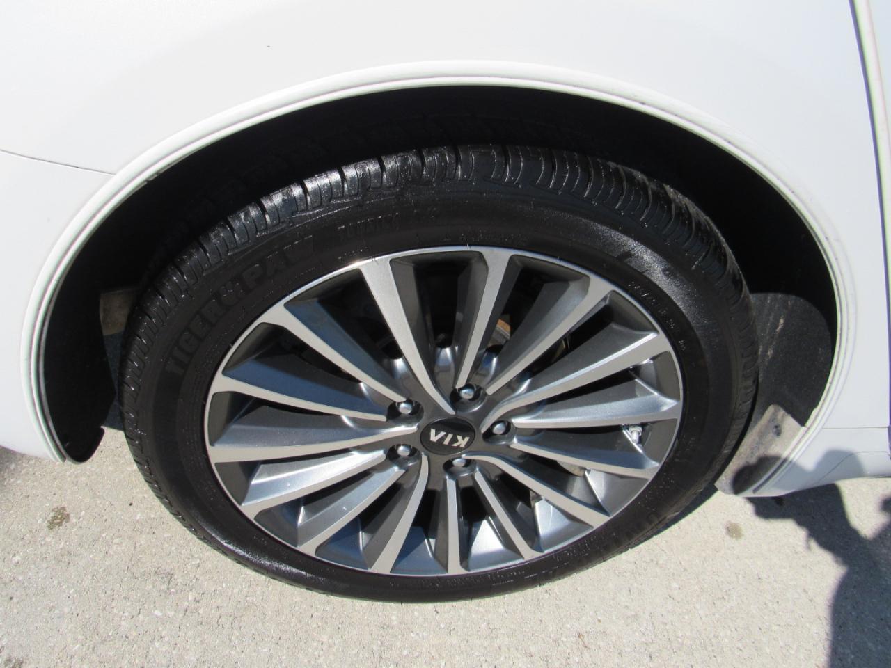 Kia Cadenza Premium Sedan 2017