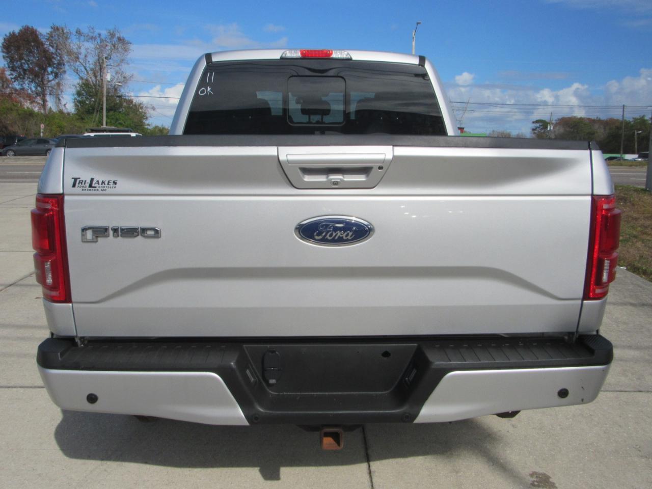 Ford F-150 4WD SuperCrew 145" Lariat 2015