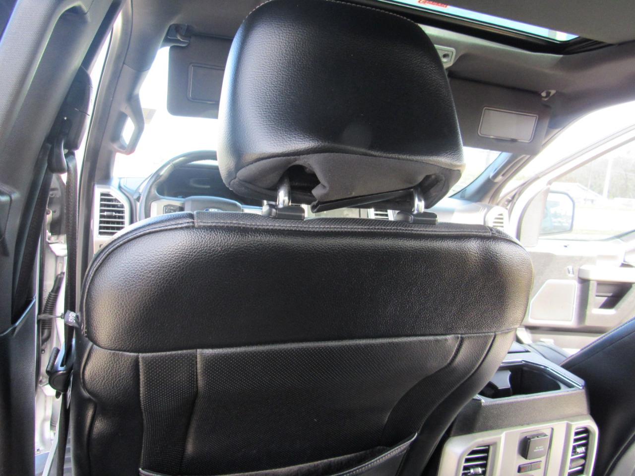 Ford F-150 4WD SuperCrew 145" Lariat 2015