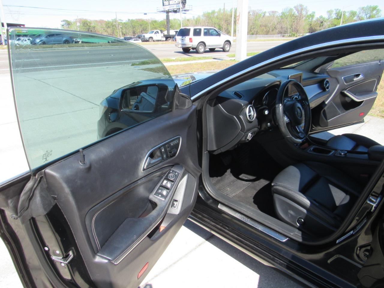 Mercedes-Benz CLA 4dr Sdn CLA 250 FWD 2016