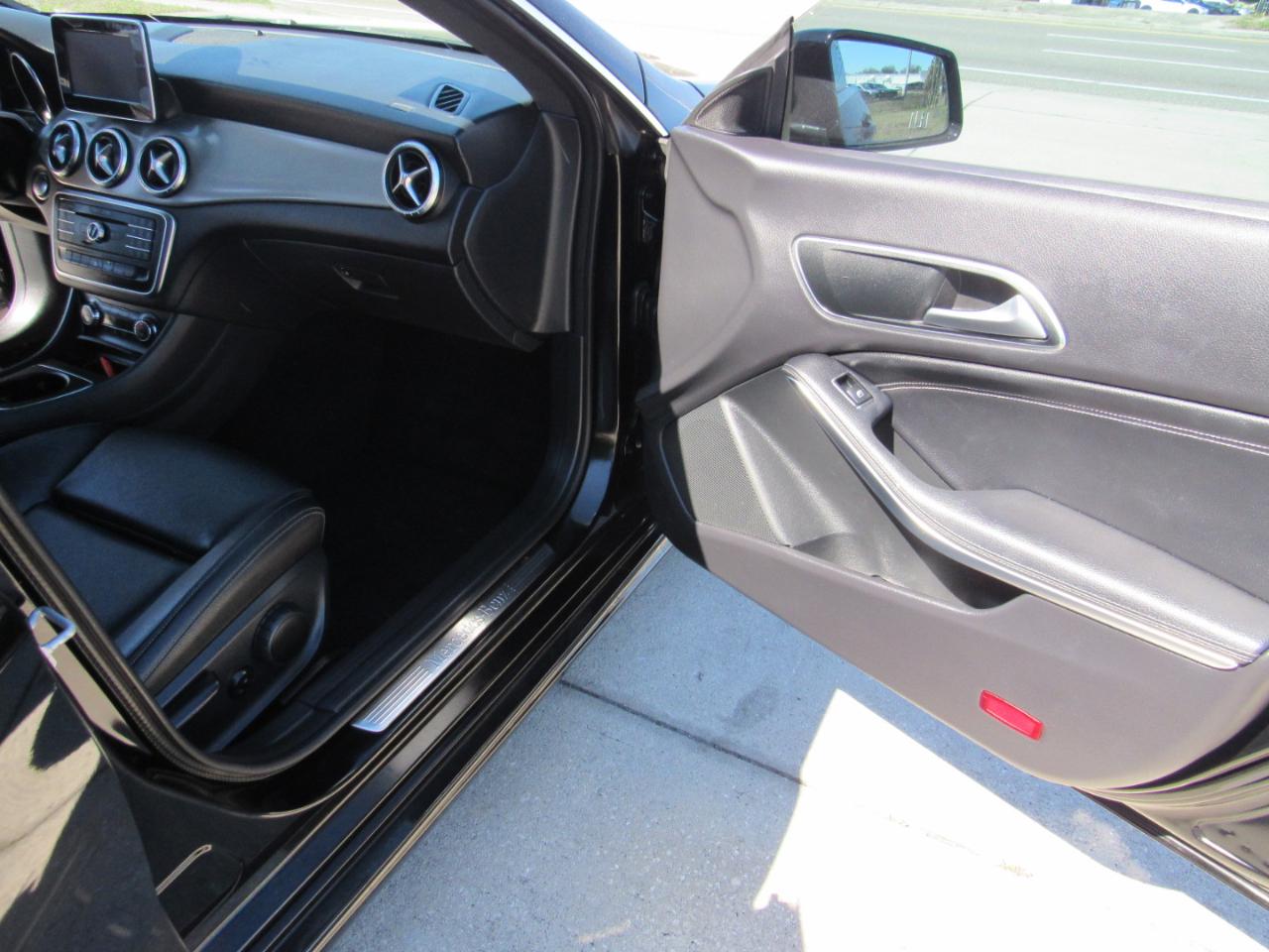 Mercedes-Benz CLA 4dr Sdn CLA 250 FWD 2016