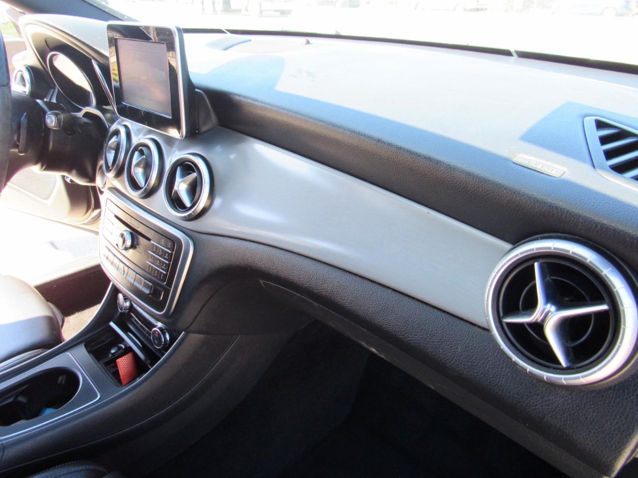 Mercedes-Benz CLA 4dr Sdn CLA 250 FWD 2016