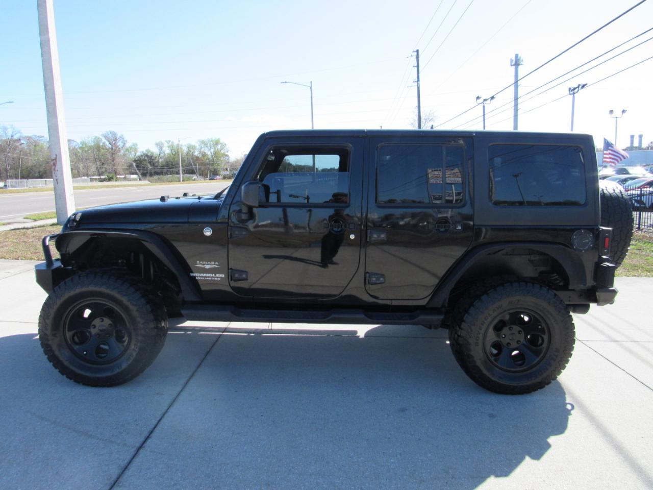 Jeep Wrangler Unlimited 4WD 4dr Sahara 2014