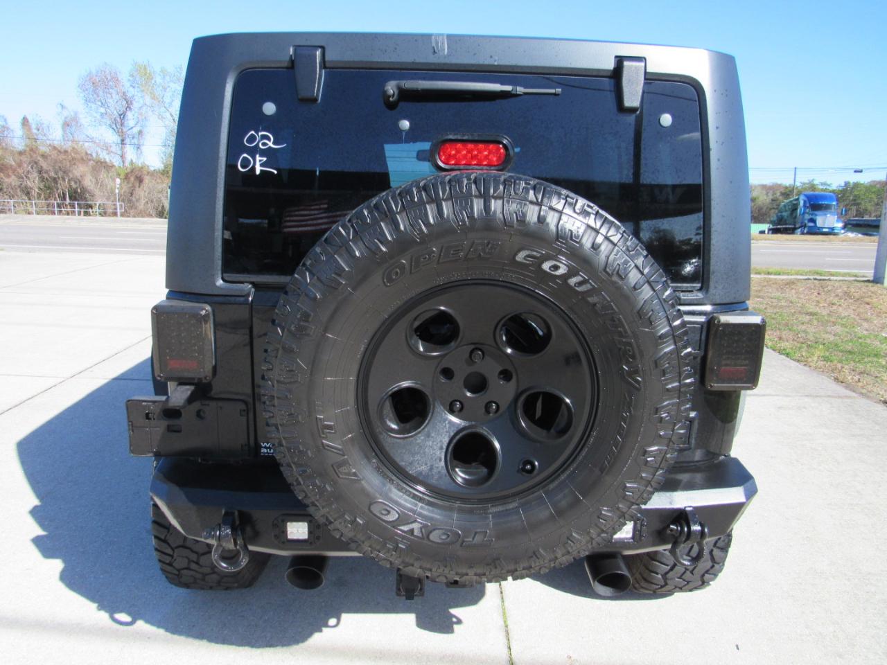 Jeep Wrangler Unlimited 4WD 4dr Sahara 2014