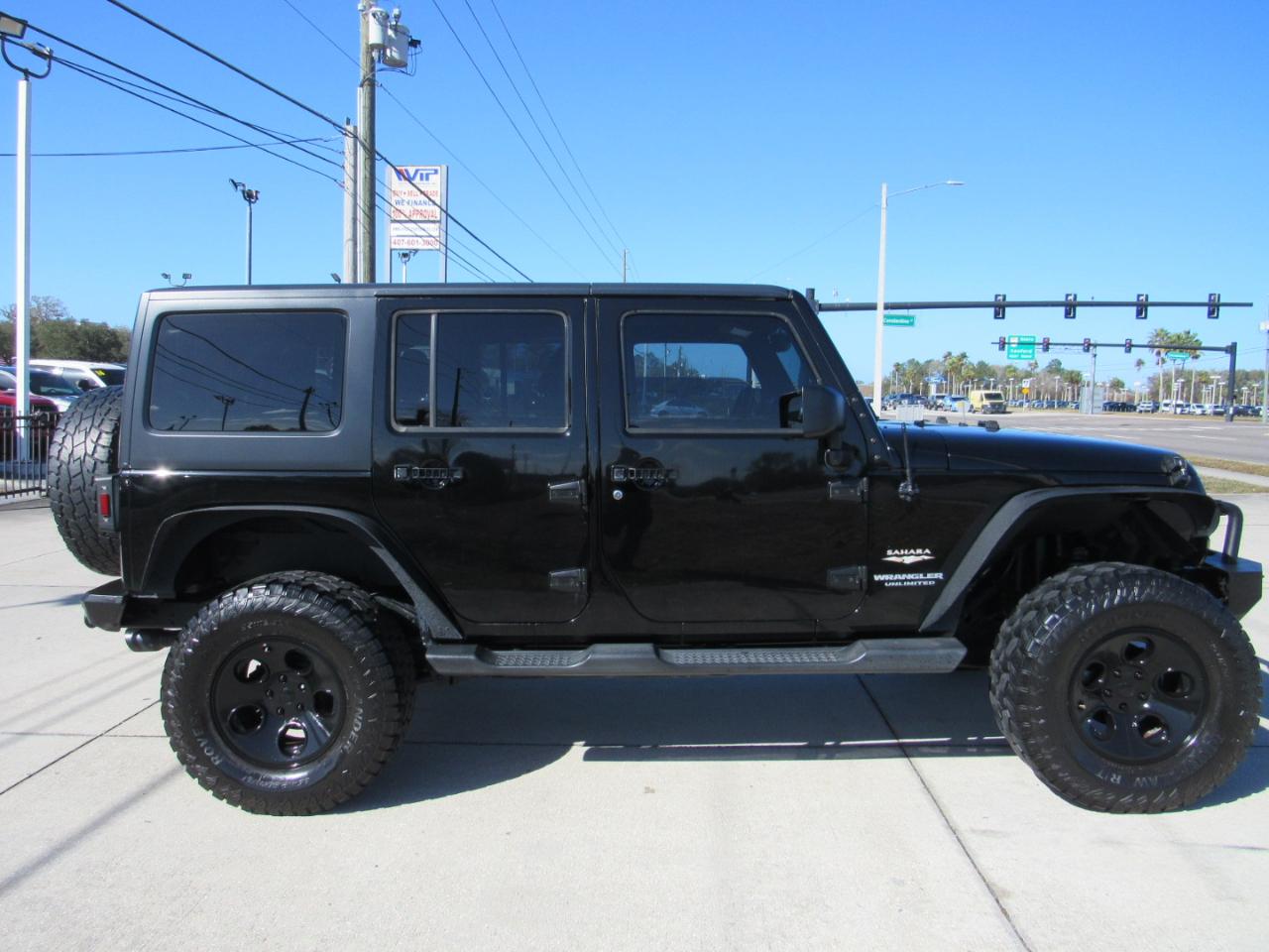 Jeep Wrangler Unlimited 4WD 4dr Sahara 2014