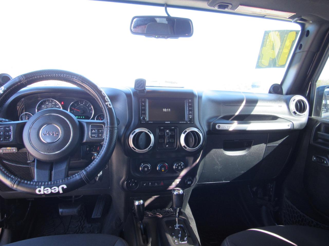 Jeep Wrangler Unlimited 4WD 4dr Sahara 2014