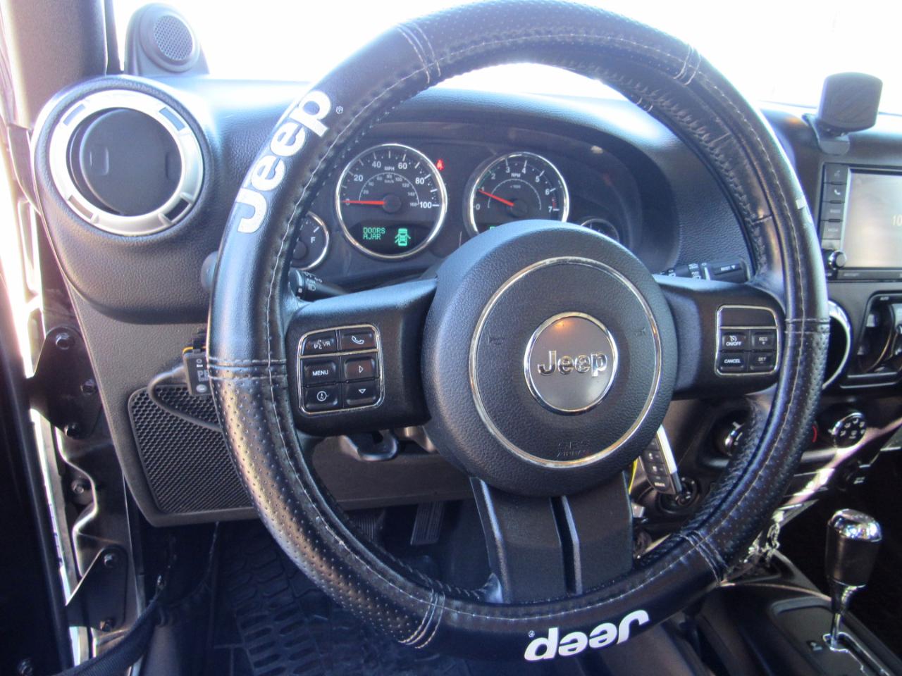 Jeep Wrangler Unlimited 4WD 4dr Sahara 2014