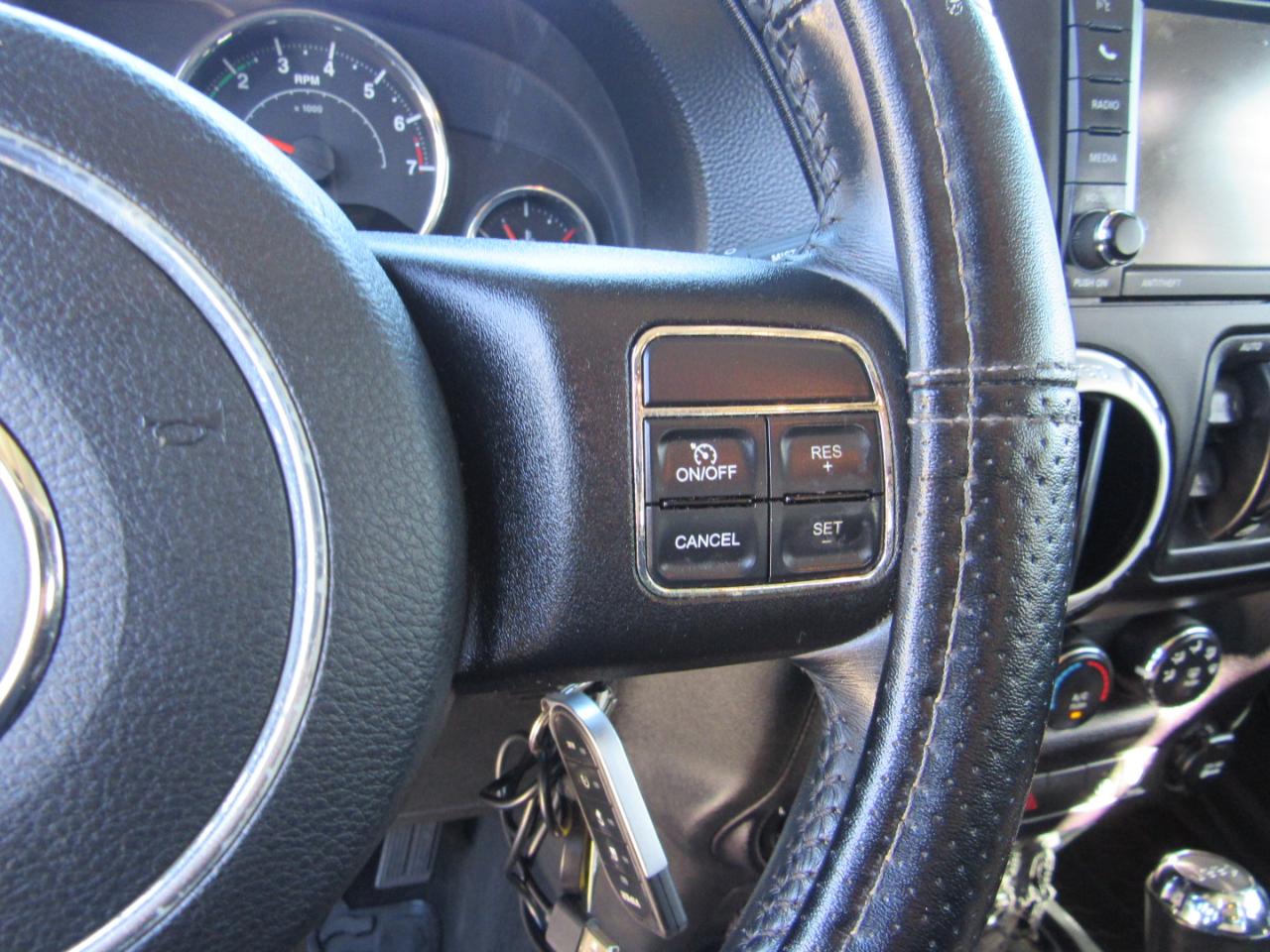 Jeep Wrangler Unlimited 4WD 4dr Sahara 2014