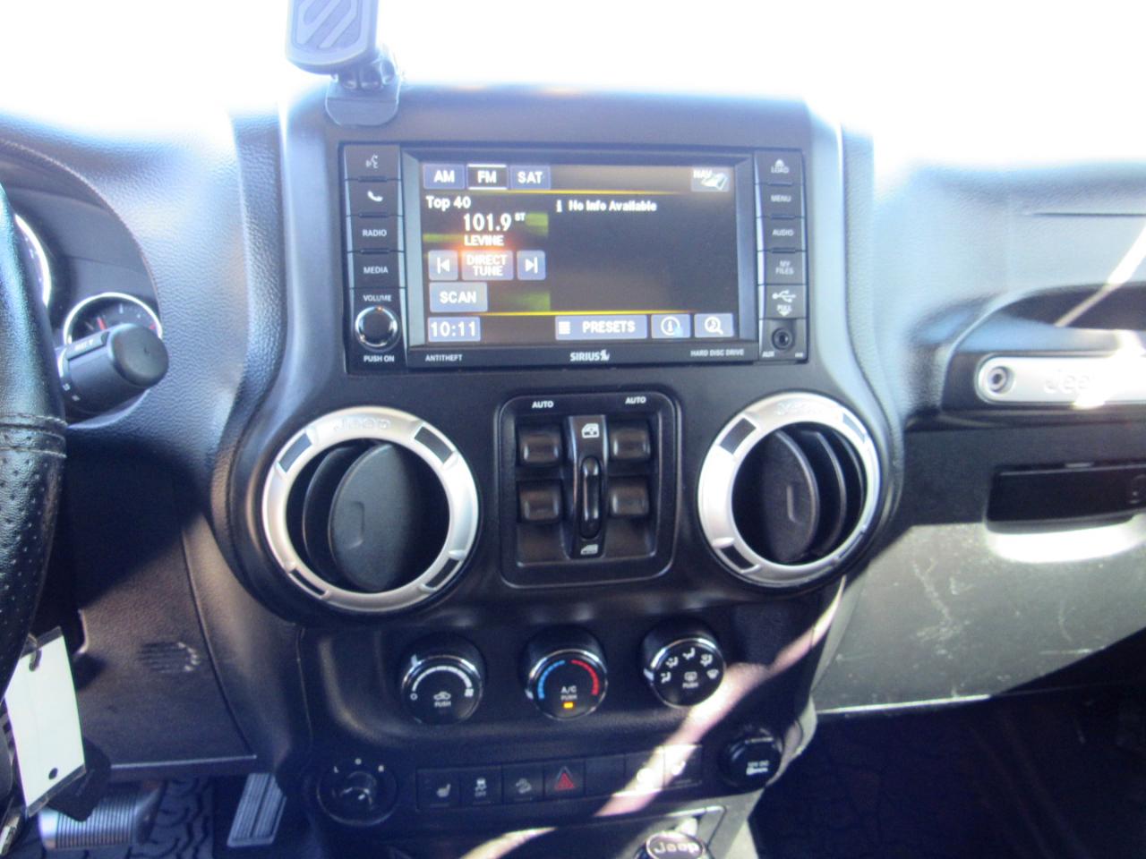 Jeep Wrangler Unlimited 4WD 4dr Sahara 2014