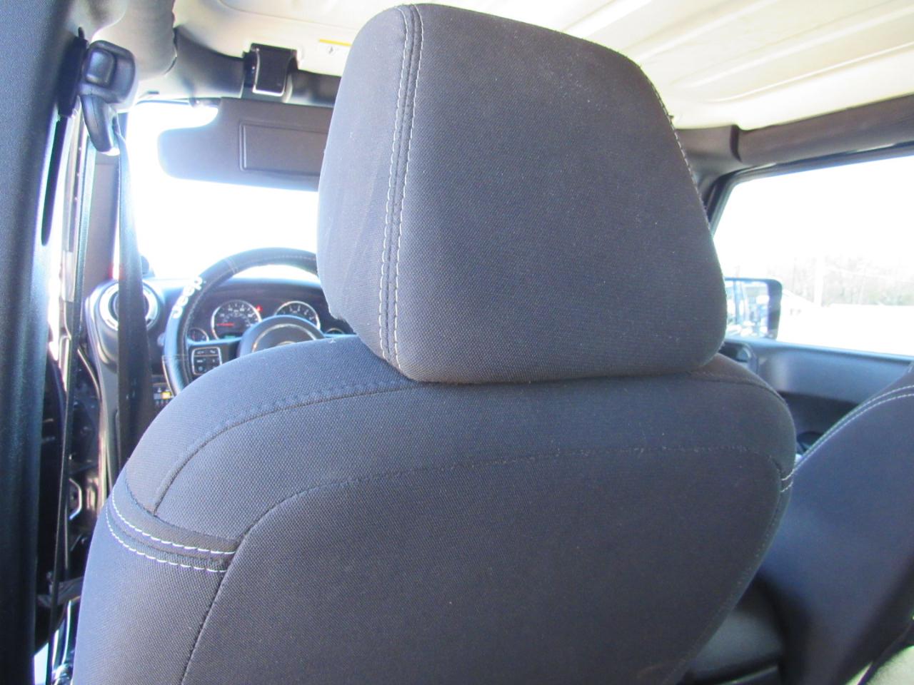 Jeep Wrangler Unlimited 4WD 4dr Sahara 2014