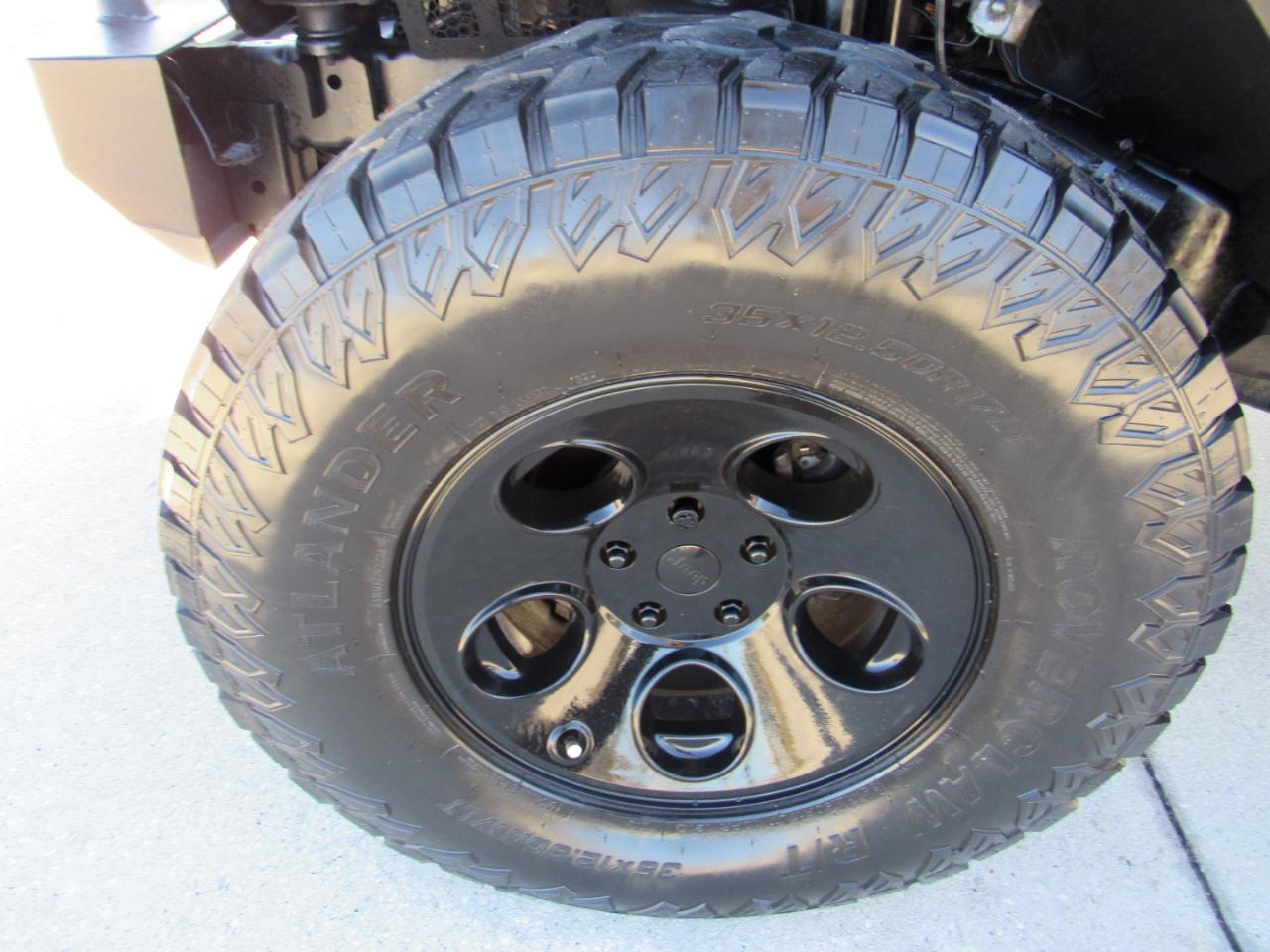 Jeep Wrangler Unlimited 4WD 4dr Sahara 2014