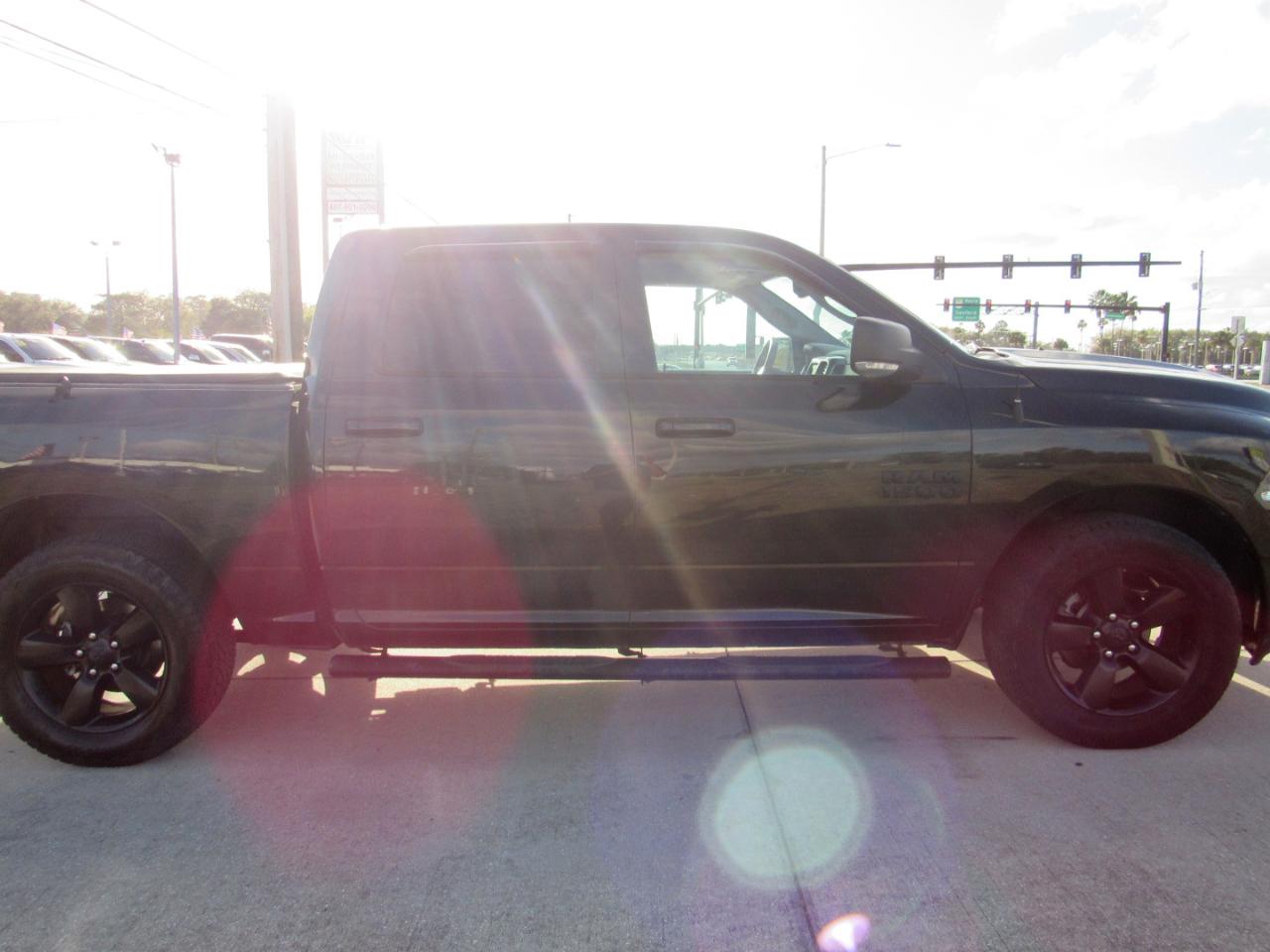 RAM 1500 Harvest 4x2 Crew Cab 5'7" Box *Ltd Avail* 2018