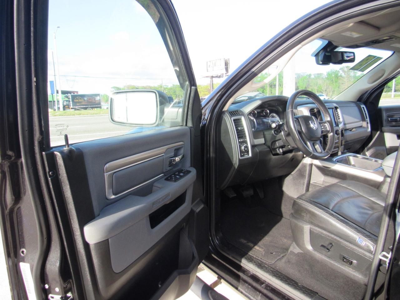 RAM 1500 Harvest 4x2 Crew Cab 5'7" Box *Ltd Avail* 2018