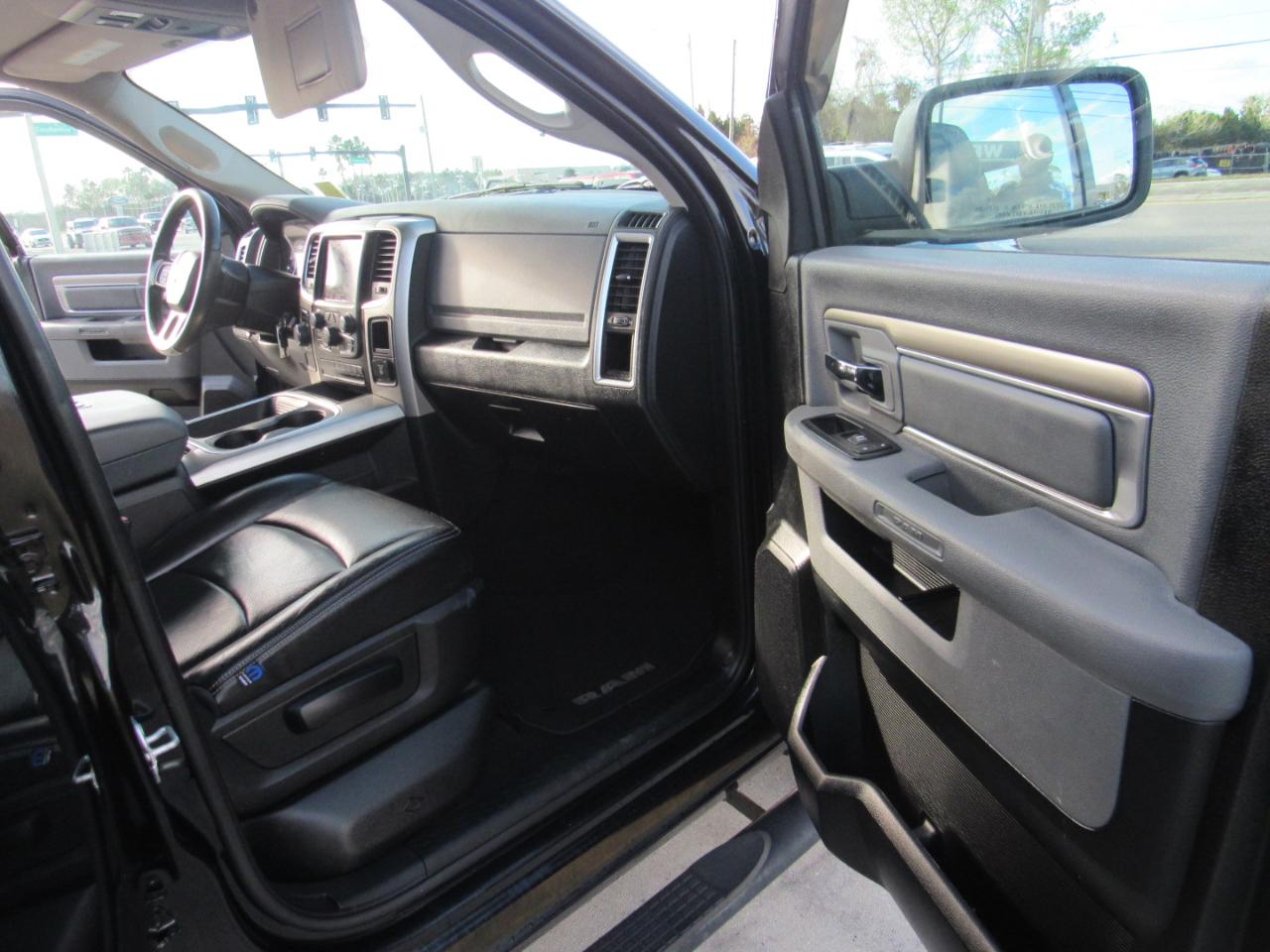 RAM 1500 Harvest 4x2 Crew Cab 5'7" Box *Ltd Avail* 2018