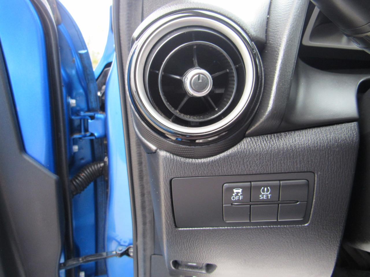 Toyota Yaris Sedan XLE Auto (Natl) 2019