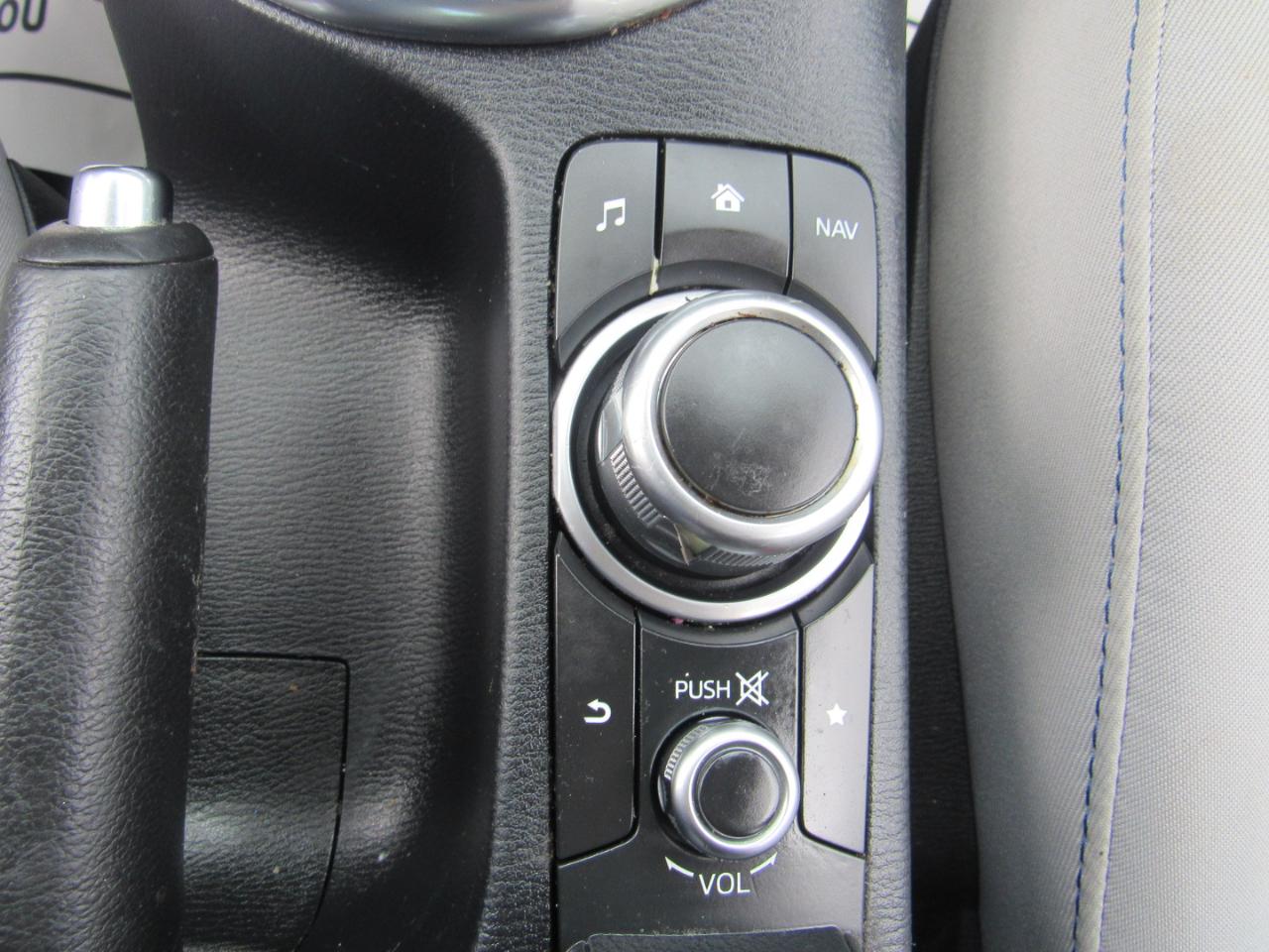 Toyota Yaris Sedan XLE Auto (Natl) 2019