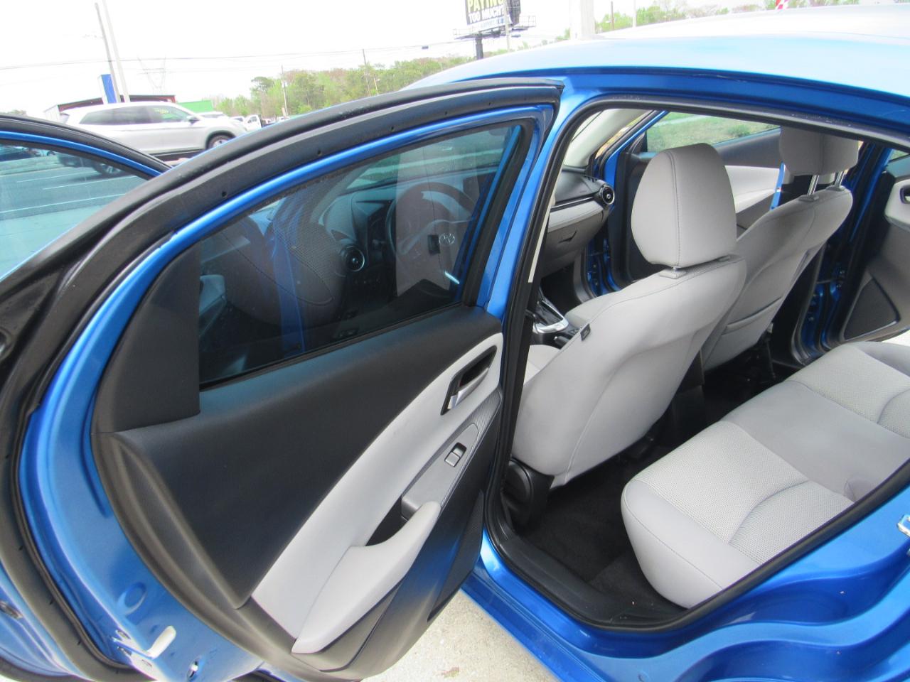 Toyota Yaris Sedan XLE Auto (Natl) 2019