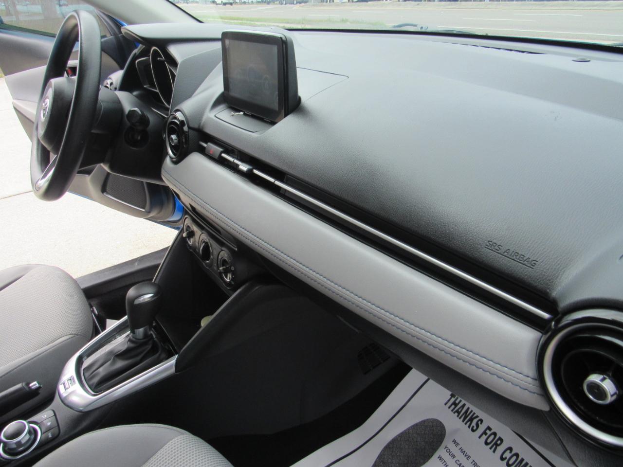 Toyota Yaris Sedan XLE Auto (Natl) 2019