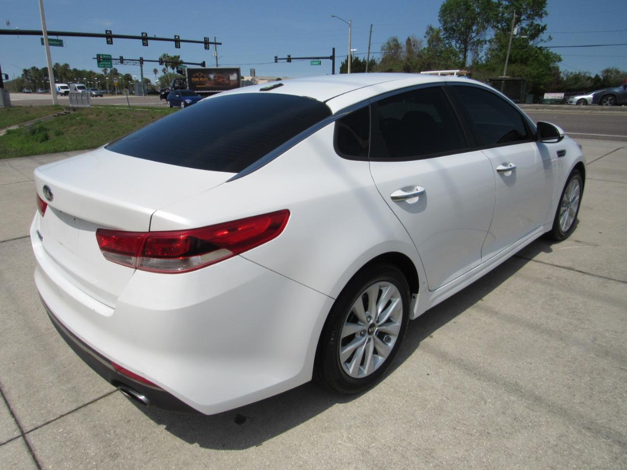 Kia Optima LX Auto 2017