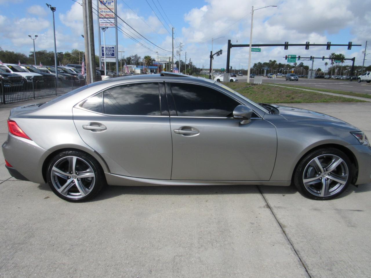 Lexus IS IS 300 RWD 2018