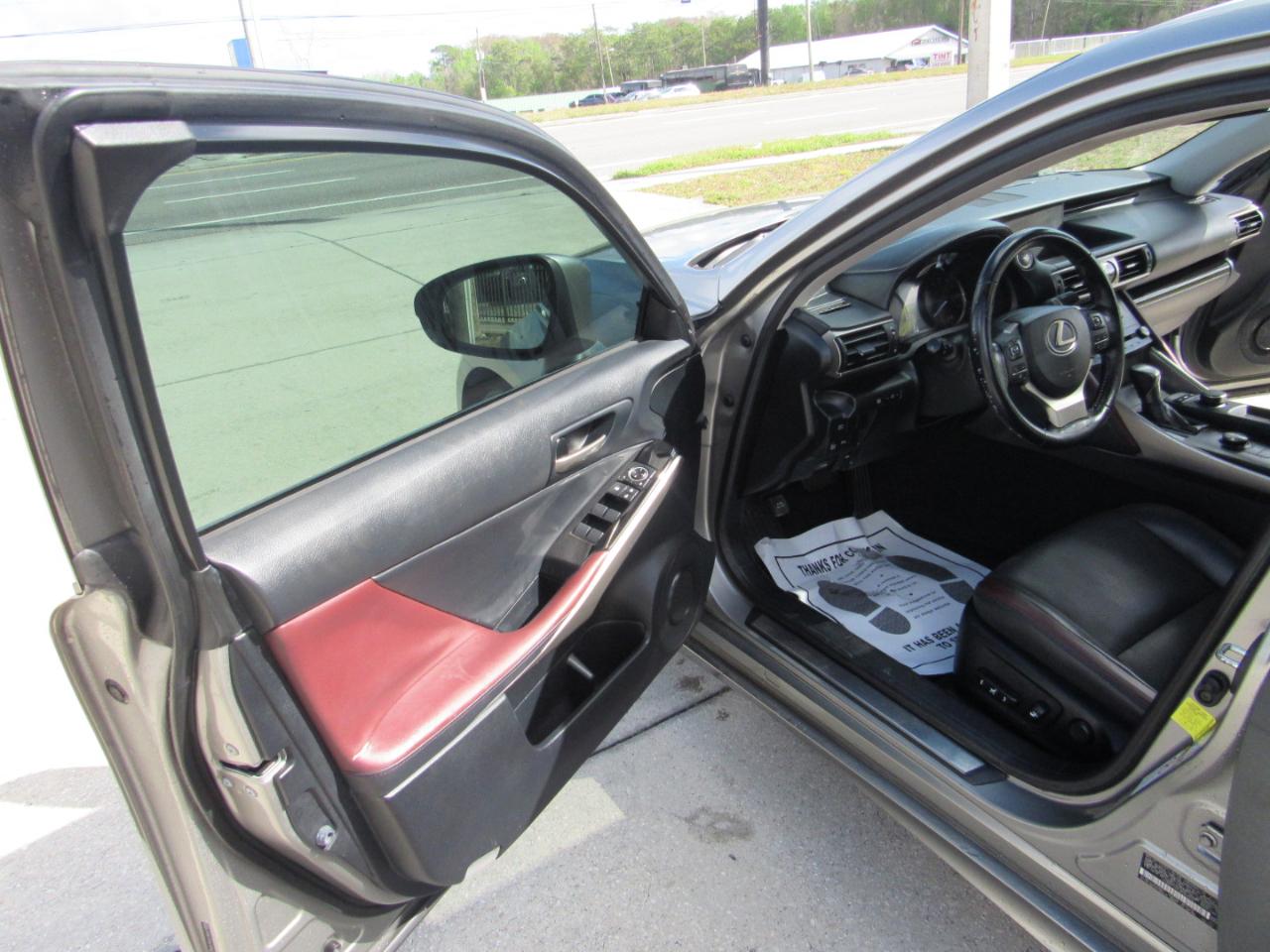 Lexus IS IS 300 RWD 2018