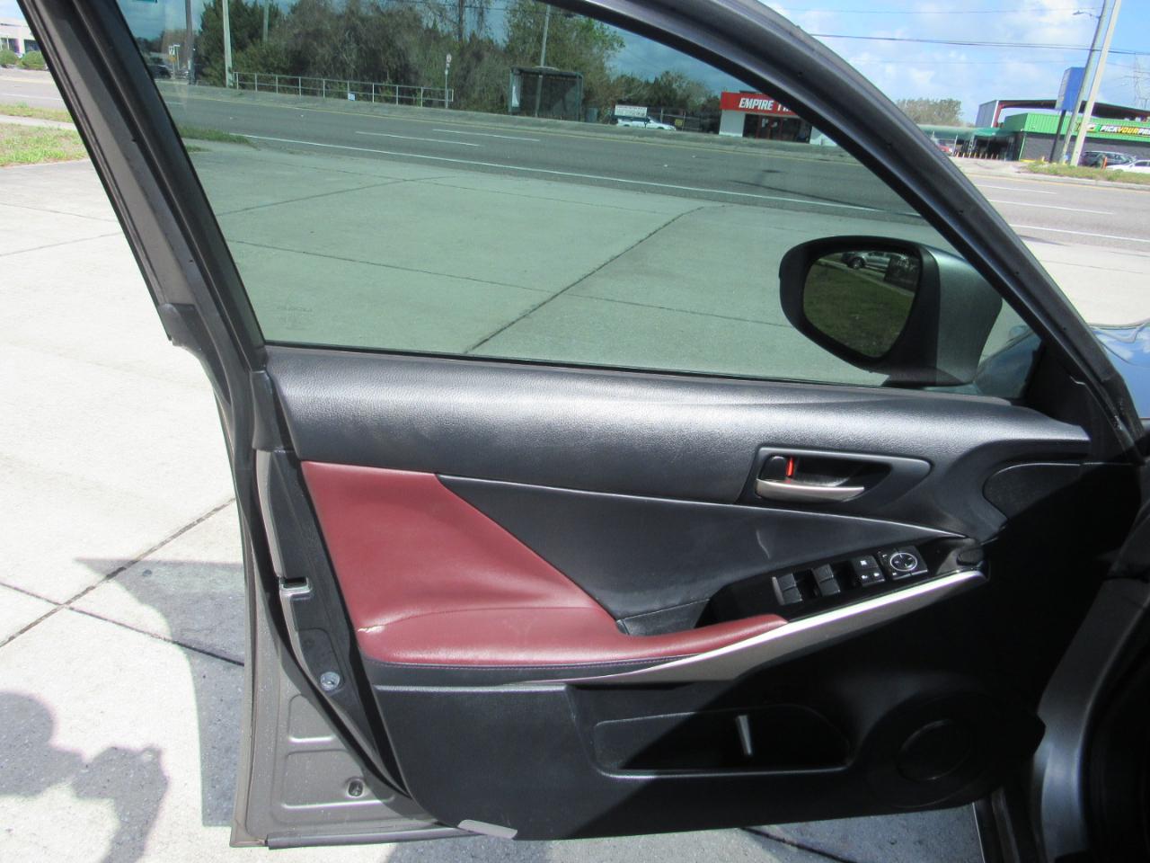 Lexus IS IS 300 RWD 2018