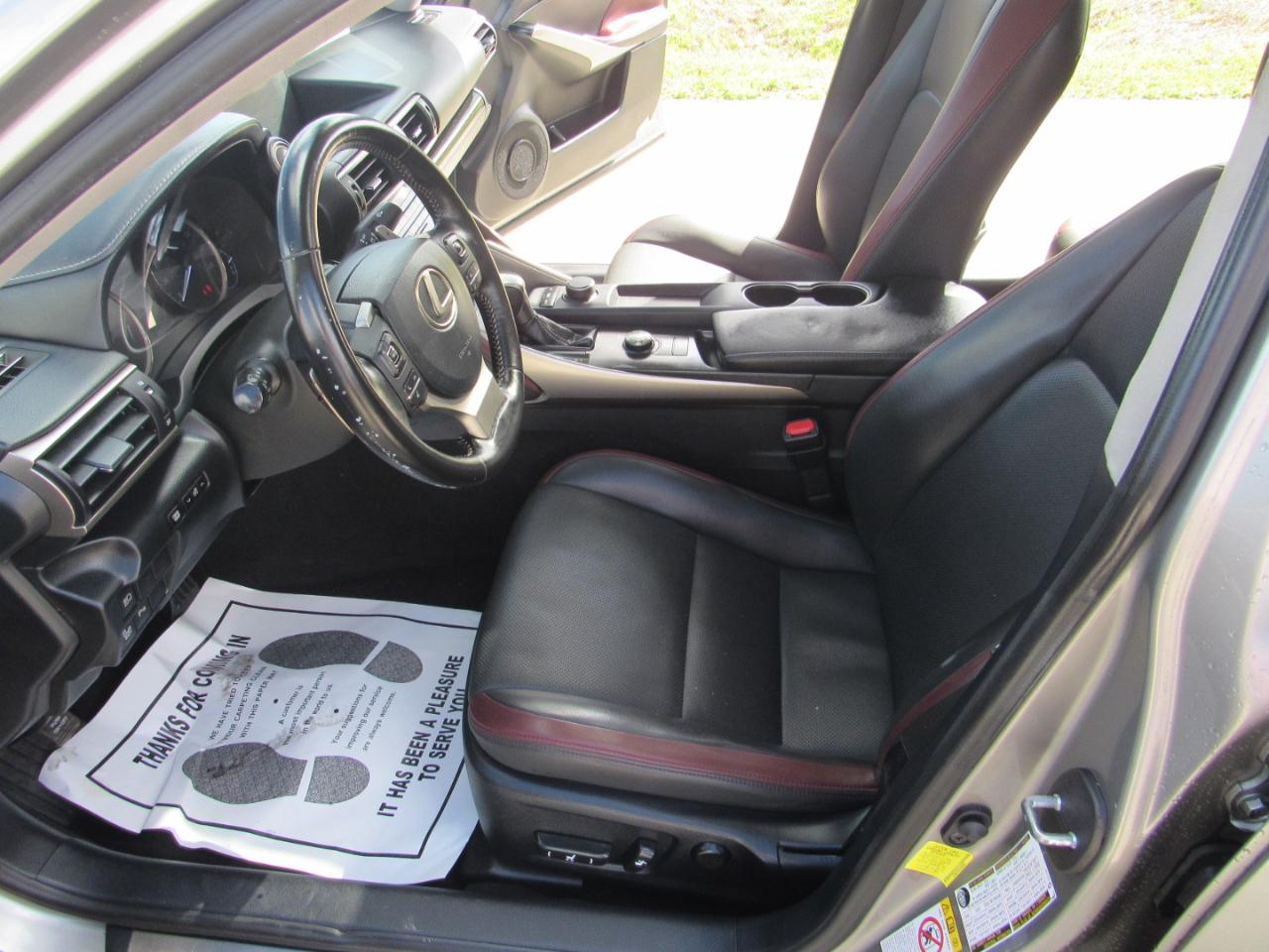 Lexus IS IS 300 RWD 2018