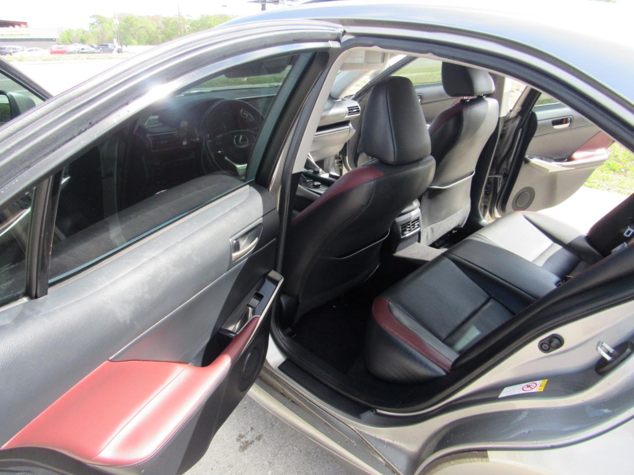 Lexus IS IS 300 RWD 2018