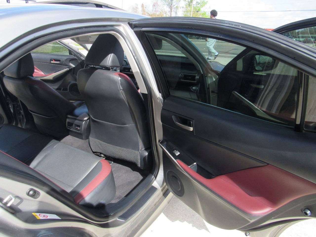 Lexus IS IS 300 RWD 2018