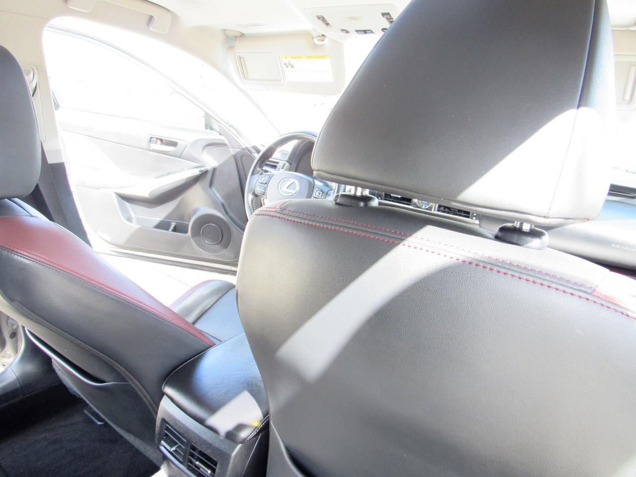 Lexus IS IS 300 RWD 2018