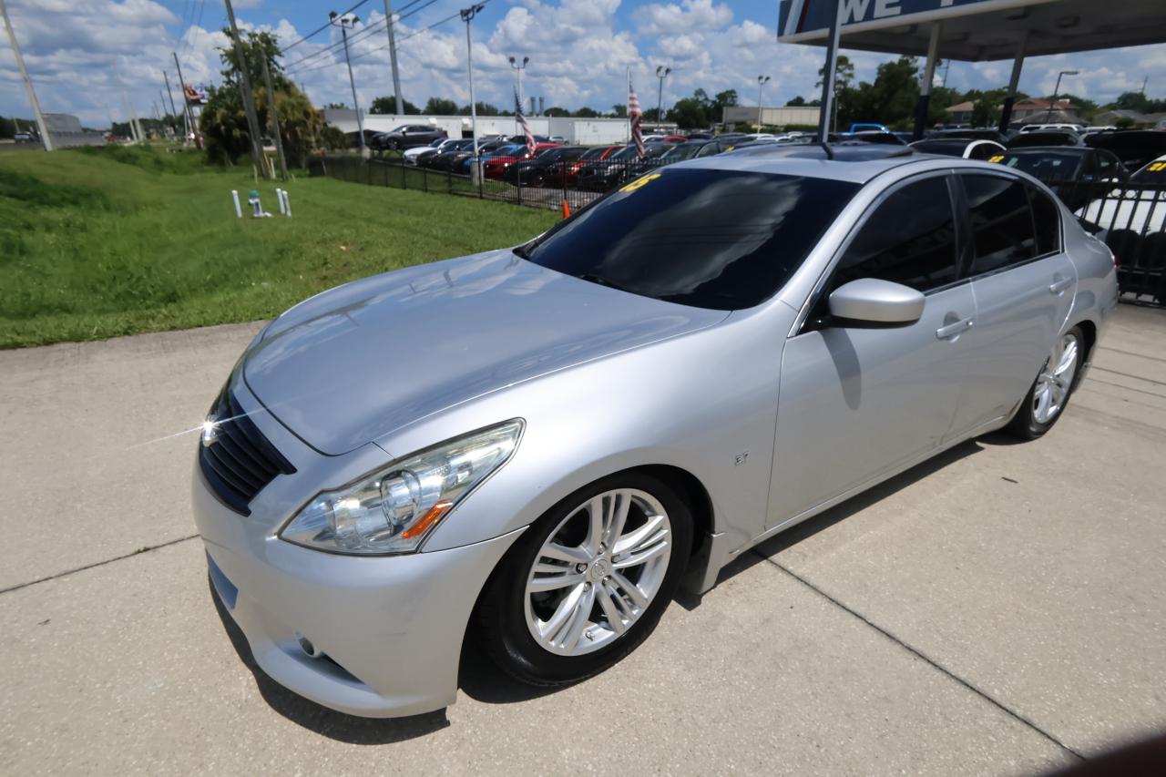 Infiniti Q40 4dr Sdn RWD 2015