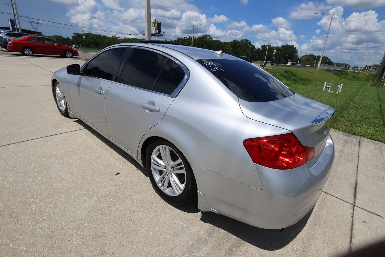 Infiniti Q40 4dr Sdn RWD 2015
