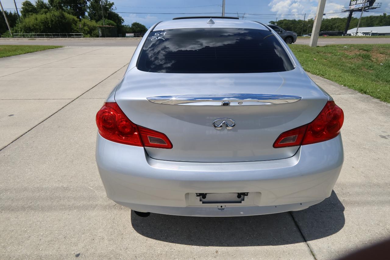 Infiniti Q40 4dr Sdn RWD 2015