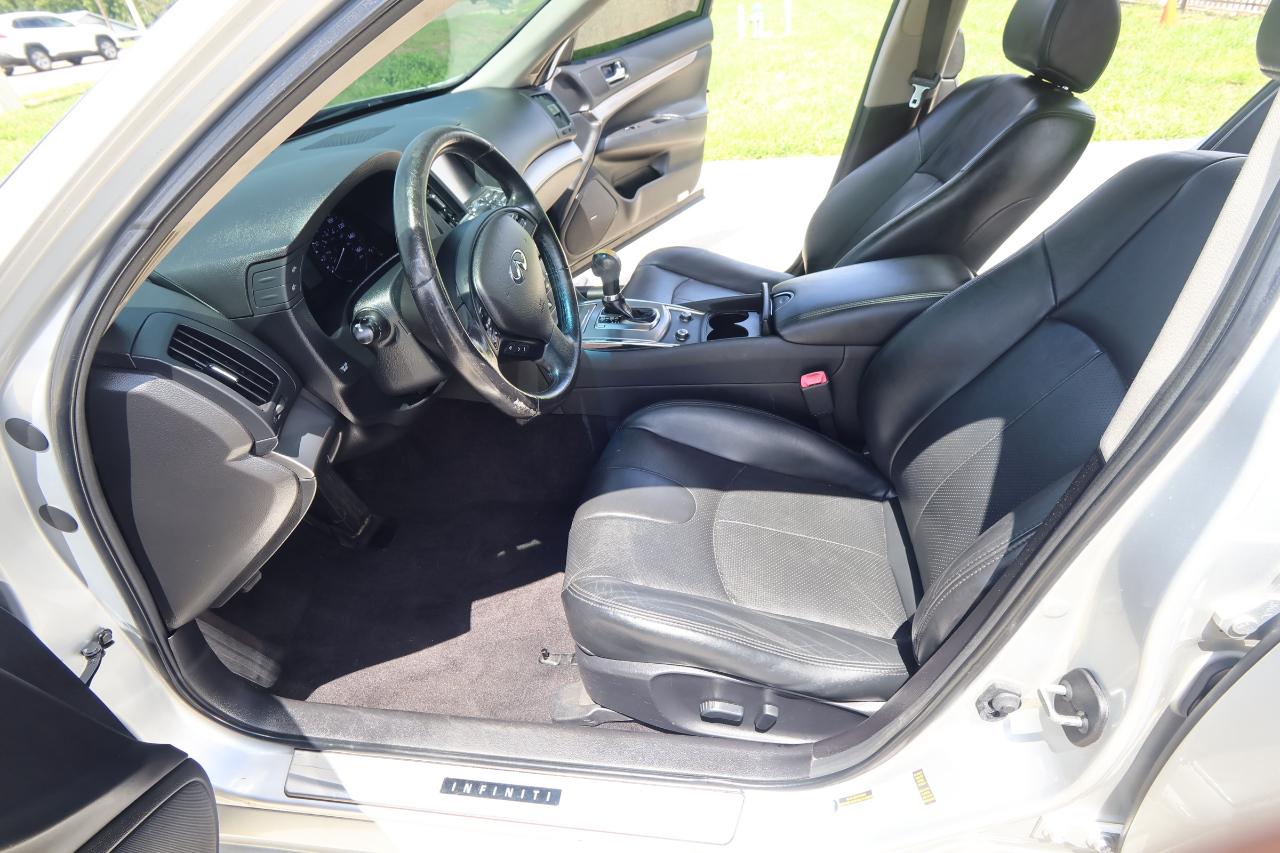 Infiniti Q40 4dr Sdn RWD 2015