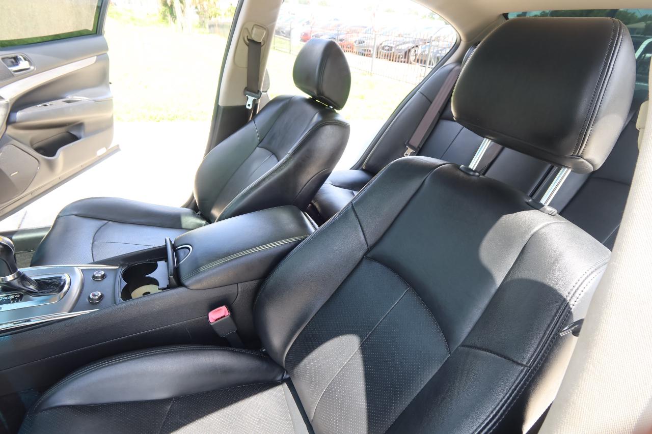 Infiniti Q40 4dr Sdn RWD 2015