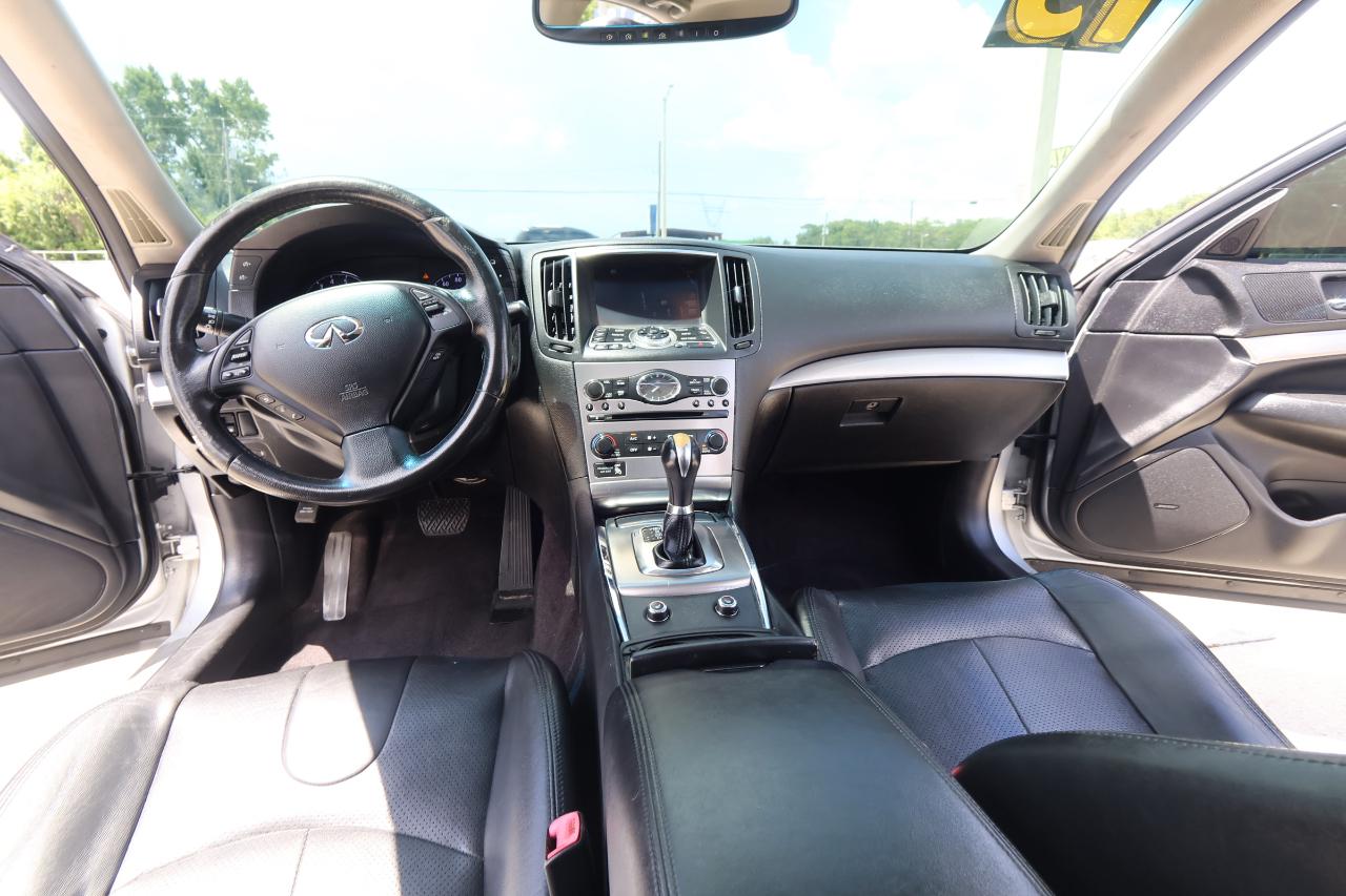 Infiniti Q40 4dr Sdn RWD 2015