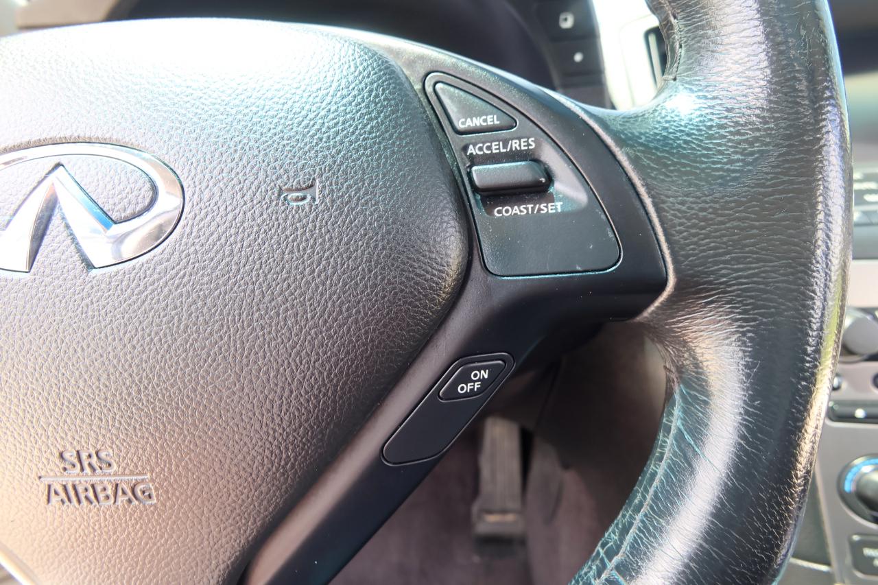 Infiniti Q40 4dr Sdn RWD 2015