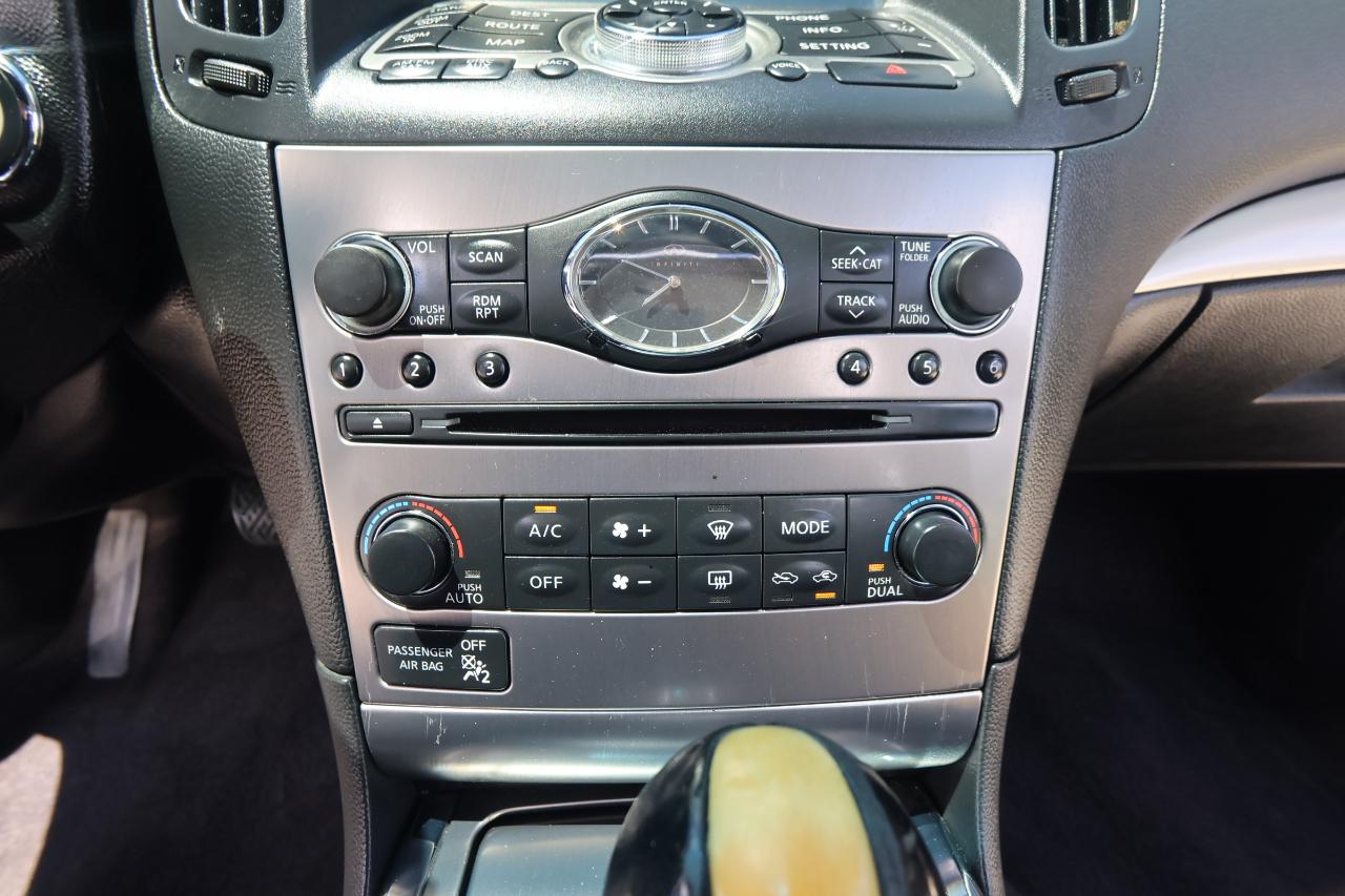 Infiniti Q40 4dr Sdn RWD 2015