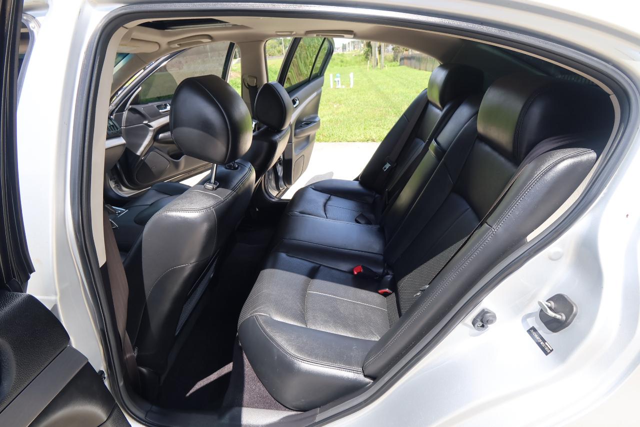 Infiniti Q40 4dr Sdn RWD 2015