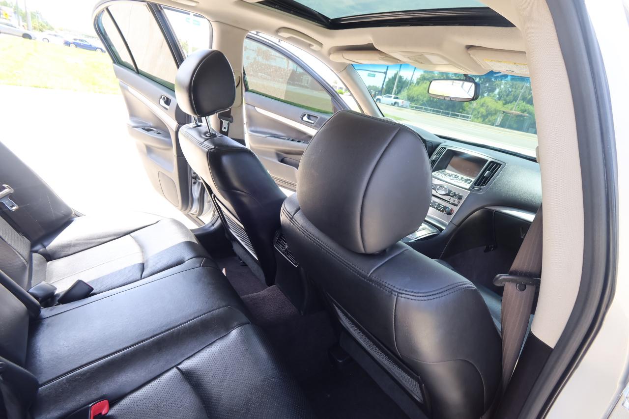 Infiniti Q40 4dr Sdn RWD 2015