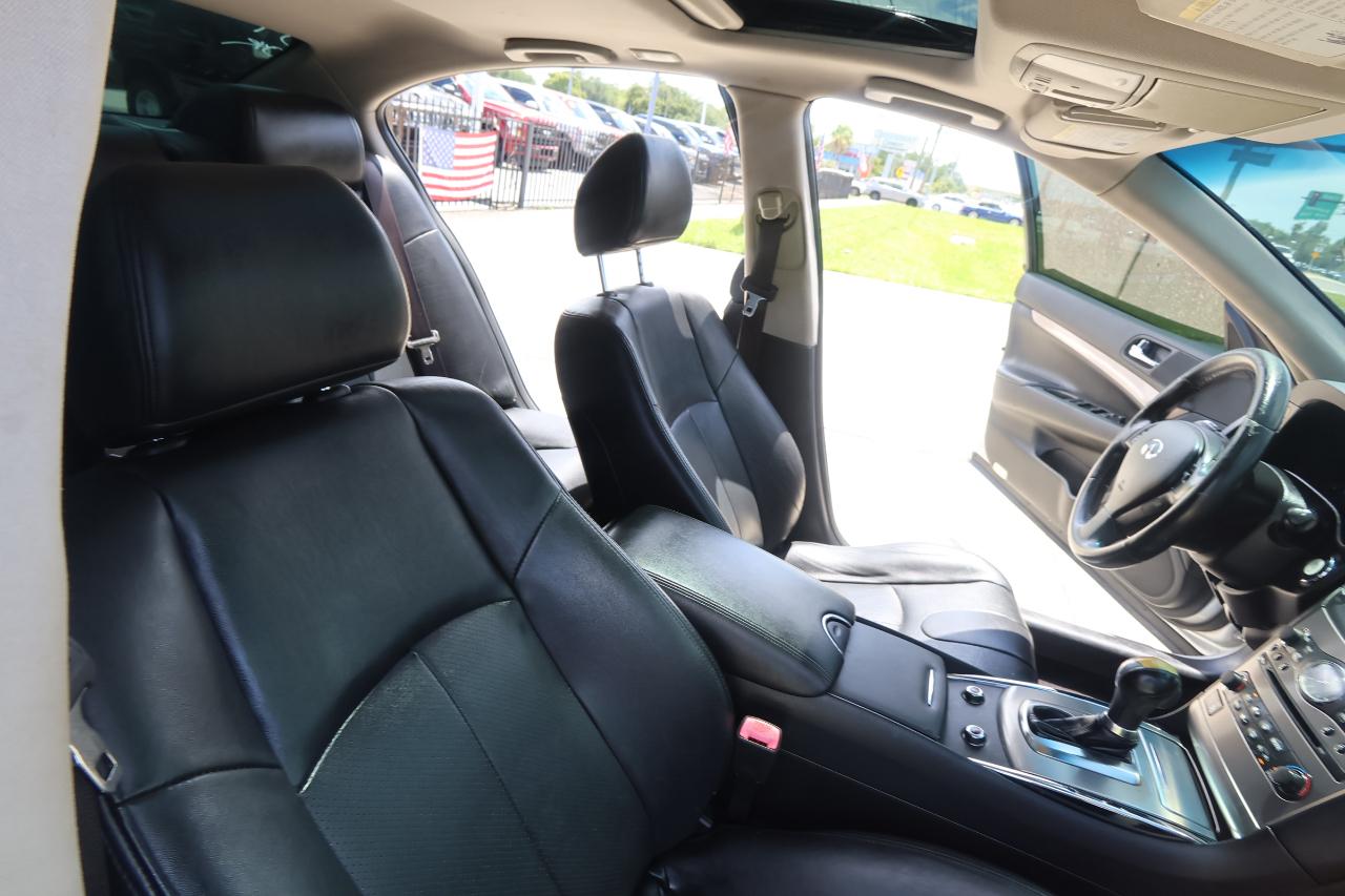Infiniti Q40 4dr Sdn RWD 2015
