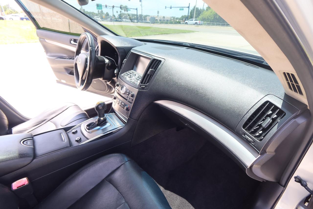 Infiniti Q40 4dr Sdn RWD 2015