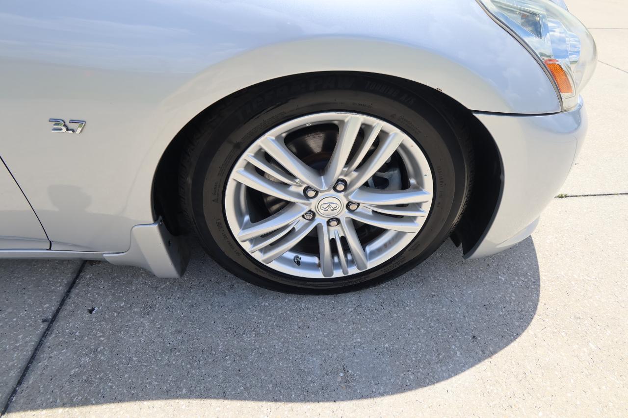 Infiniti Q40 4dr Sdn RWD 2015