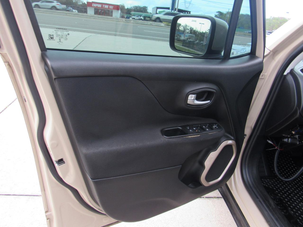 Jeep Renegade Latitude FWD 2015