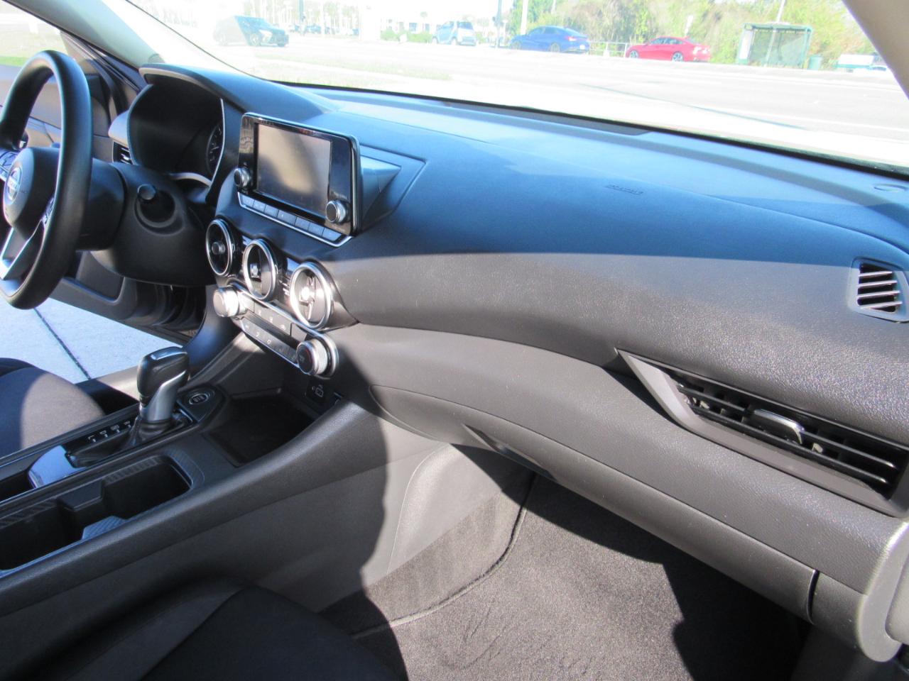 Nissan Sentra S CVT 2021