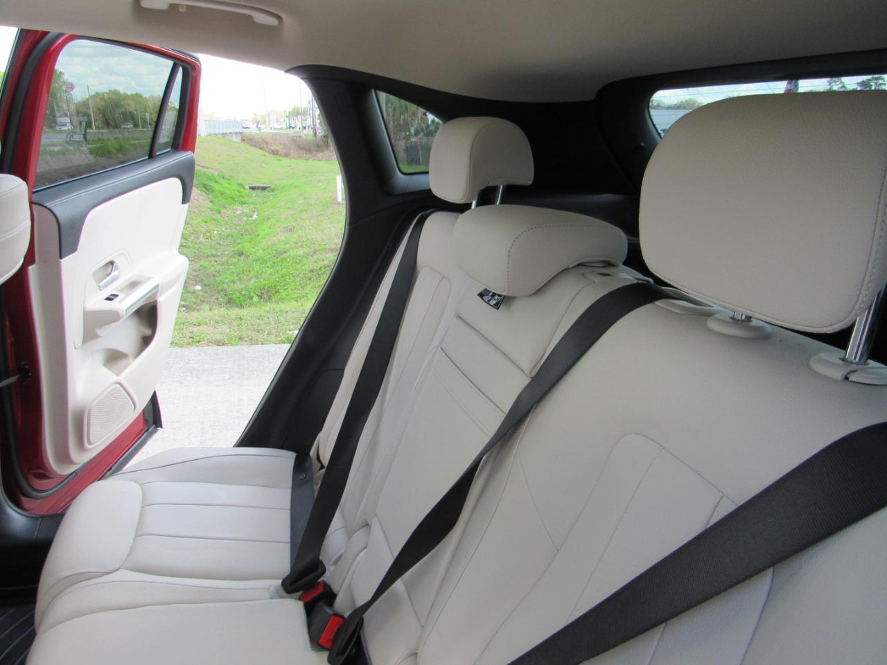 Mercedes-Benz GLA GLA 250 SUV 2021