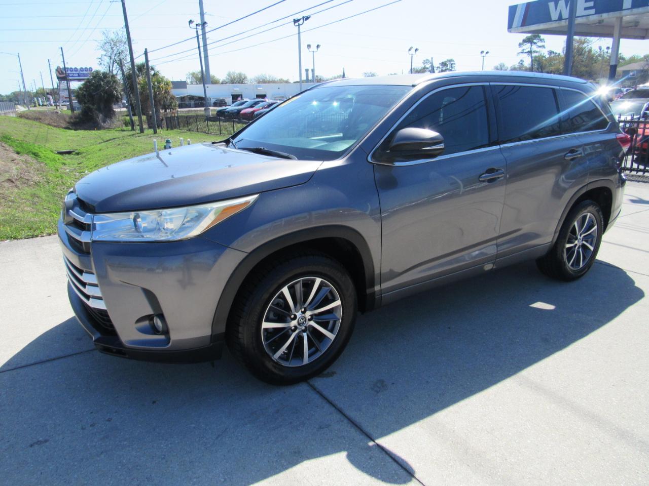 Toyota Highlander XLE V6 FWD (Natl) 2017